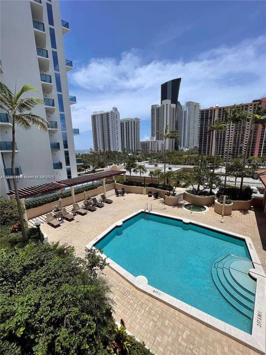 Small Image of 17555 ATLANTIC BLVD #702, Sunny Isles Beach Number 14