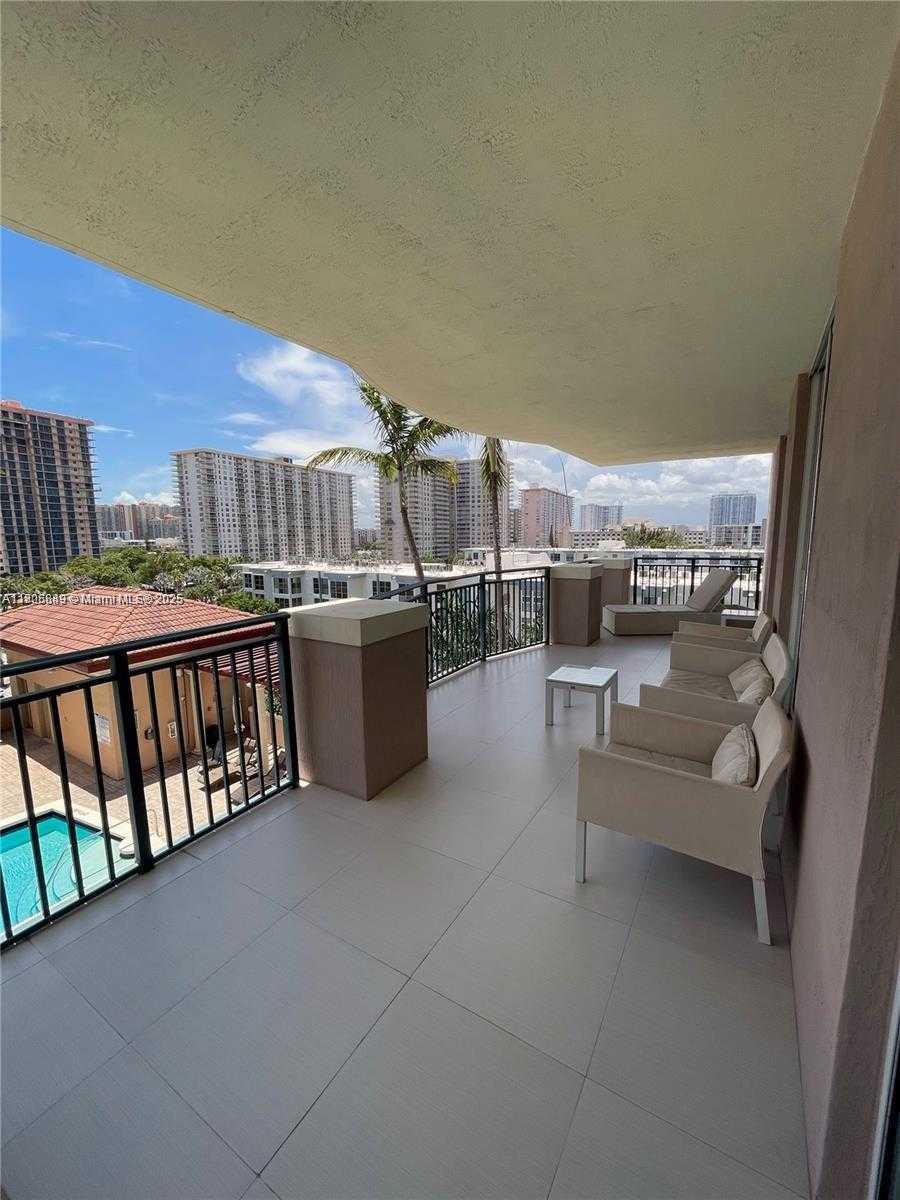 Small Image of 17555 ATLANTIC BLVD #702, Sunny Isles Beach Number 3
