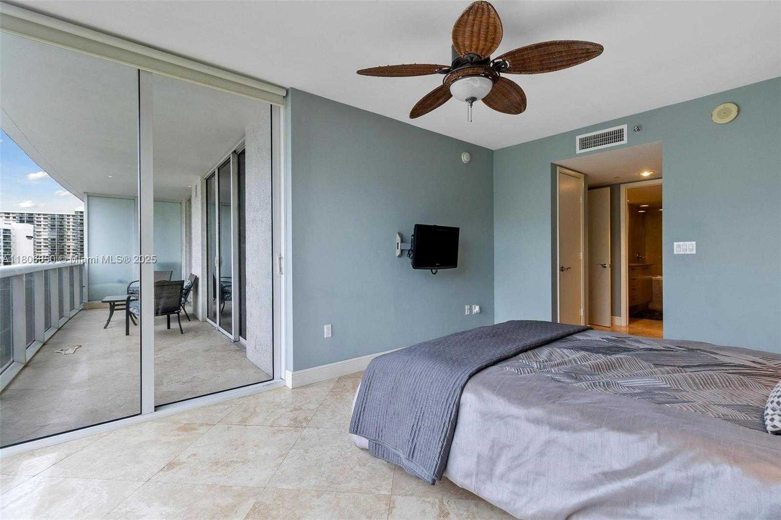 Small Image of 1800 SOUTH OCEAN DR #608, Hallandale Beach Number 12