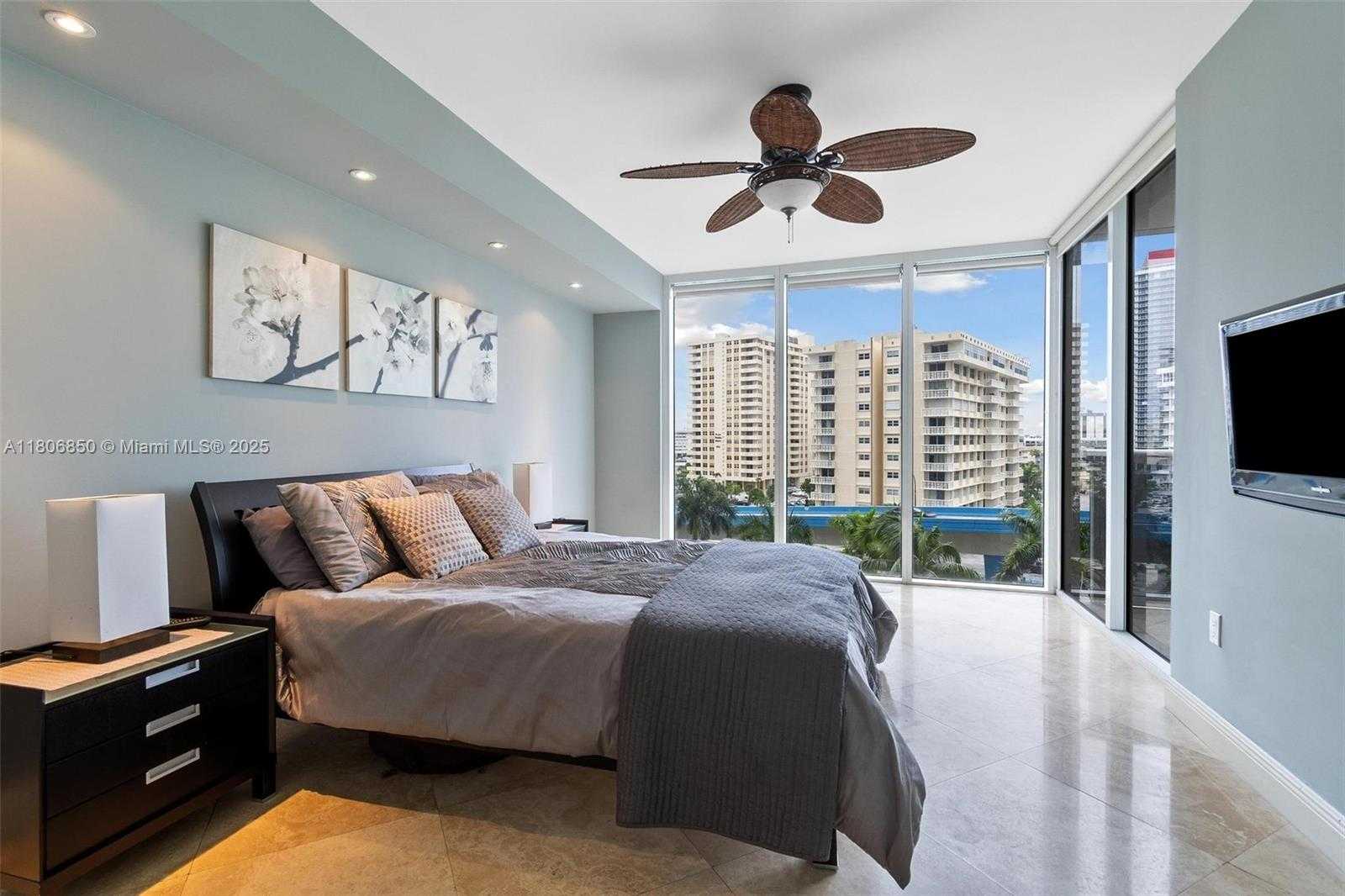 Small Image of 1800 SOUTH OCEAN DR #608, Hallandale Beach Number 13