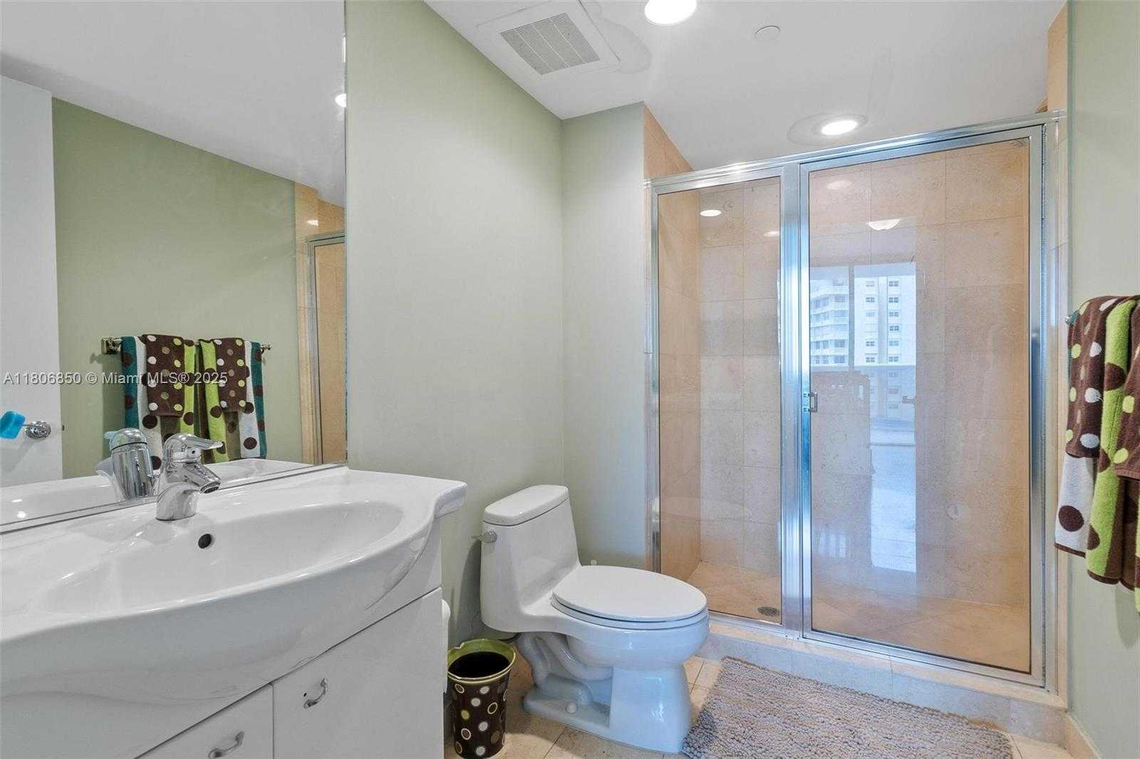 Small Image of 1800 SOUTH OCEAN DR #608, Hallandale Beach Number 15
