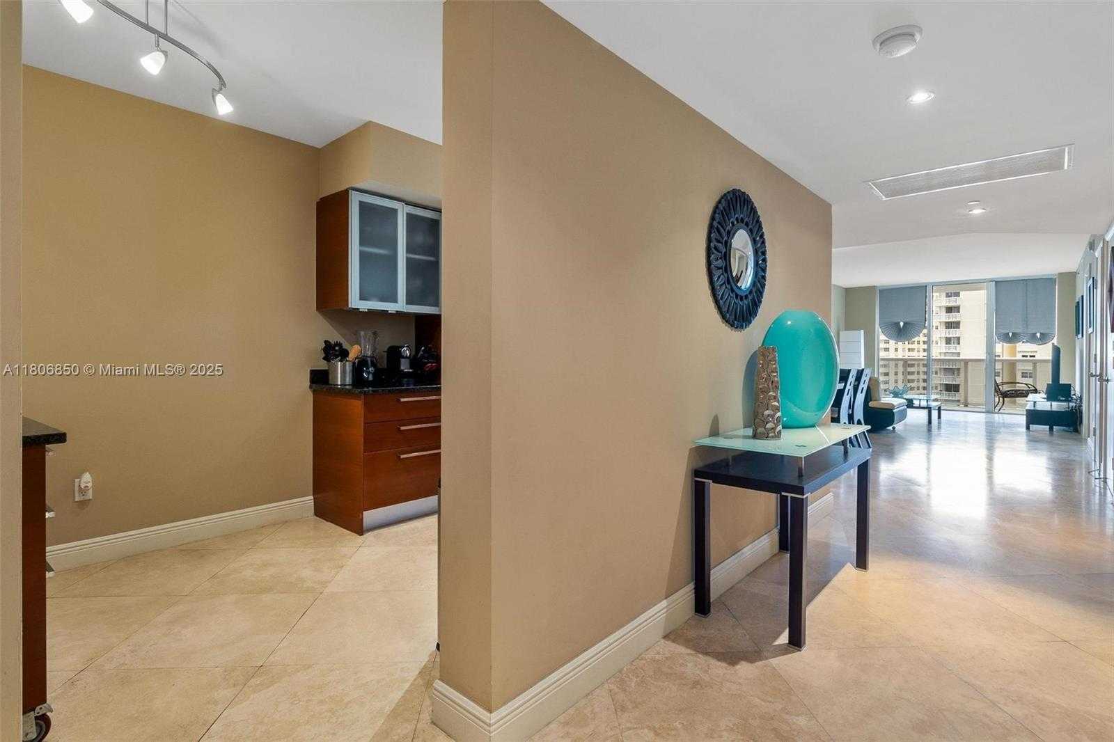 Small Image of 1800 SOUTH OCEAN DR #608, Hallandale Beach Number 2