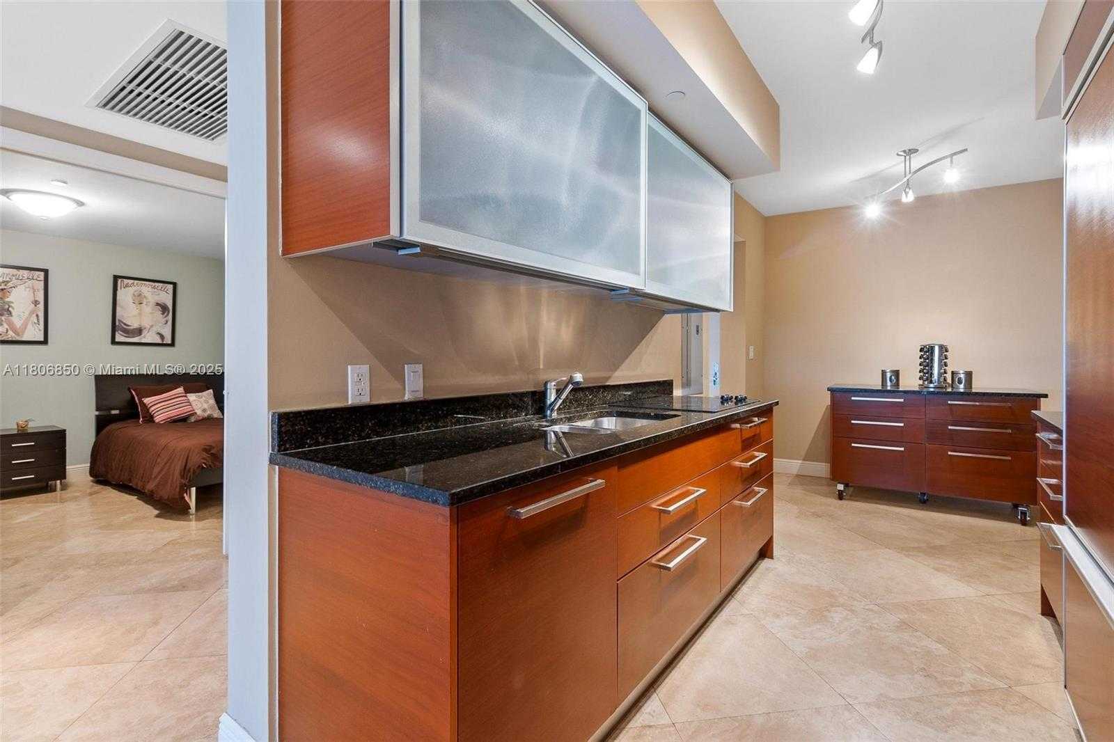 Small Image of 1800 SOUTH OCEAN DR #608, Hallandale Beach Number 8
