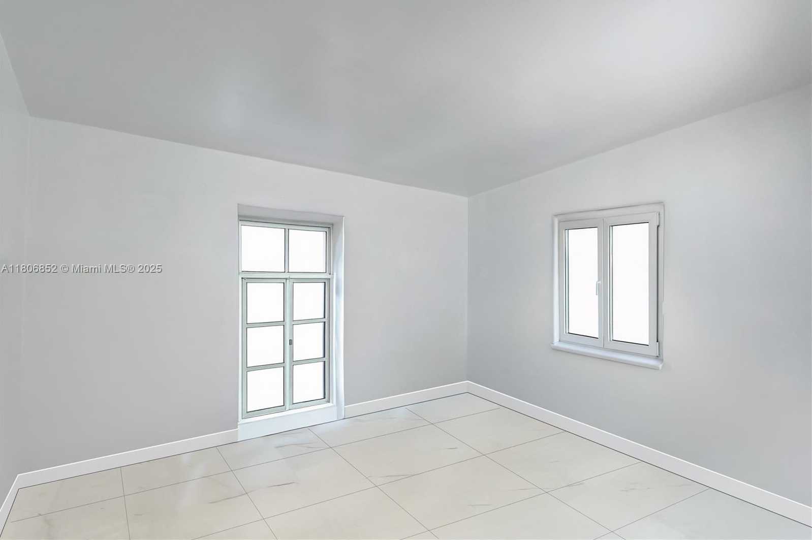 Small Image of 11040 SOUTH WEST 52ND DR, Miami Number 3