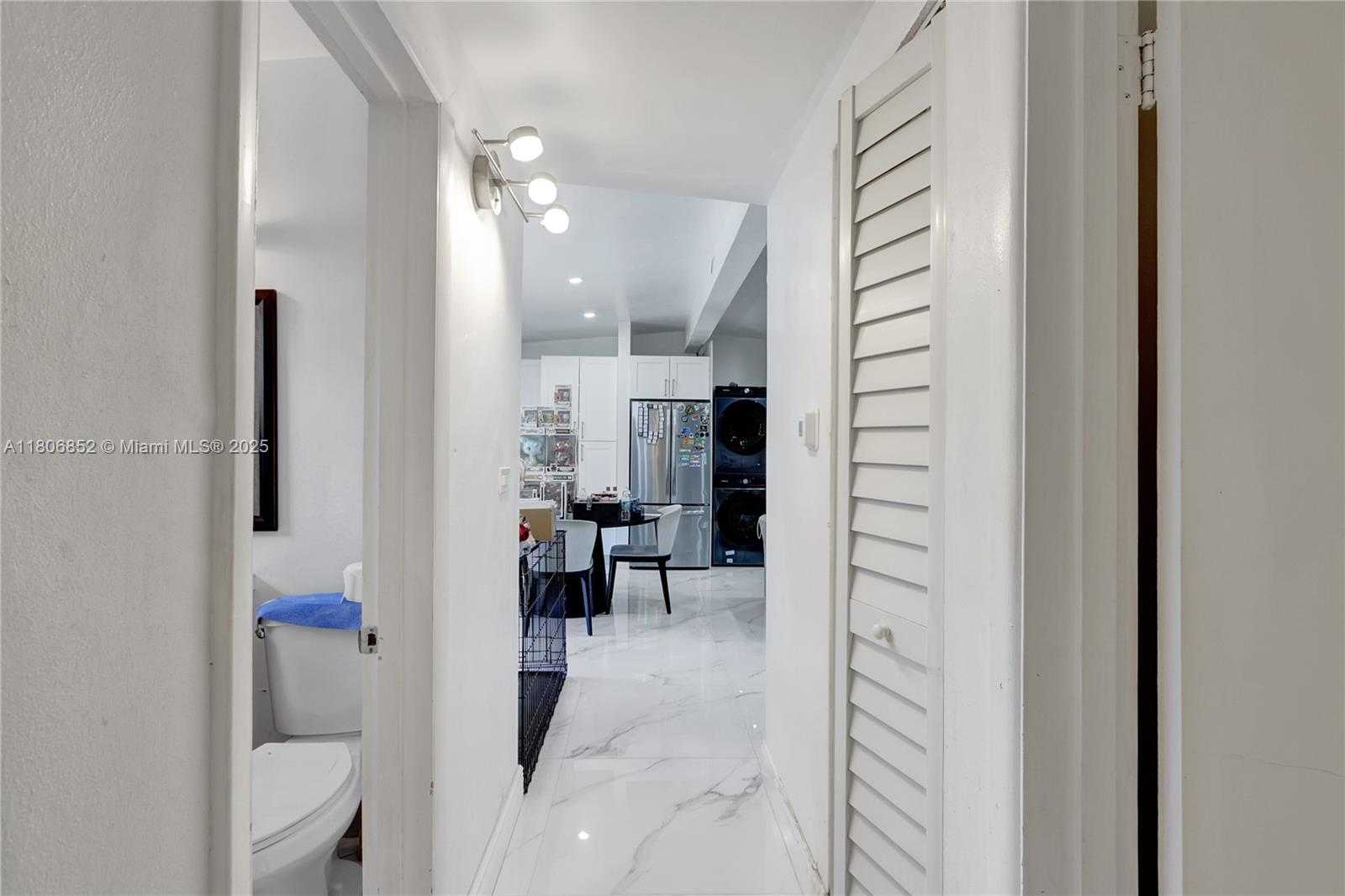 Small Image of 11040 SOUTH WEST 52ND DR, Miami Number 4