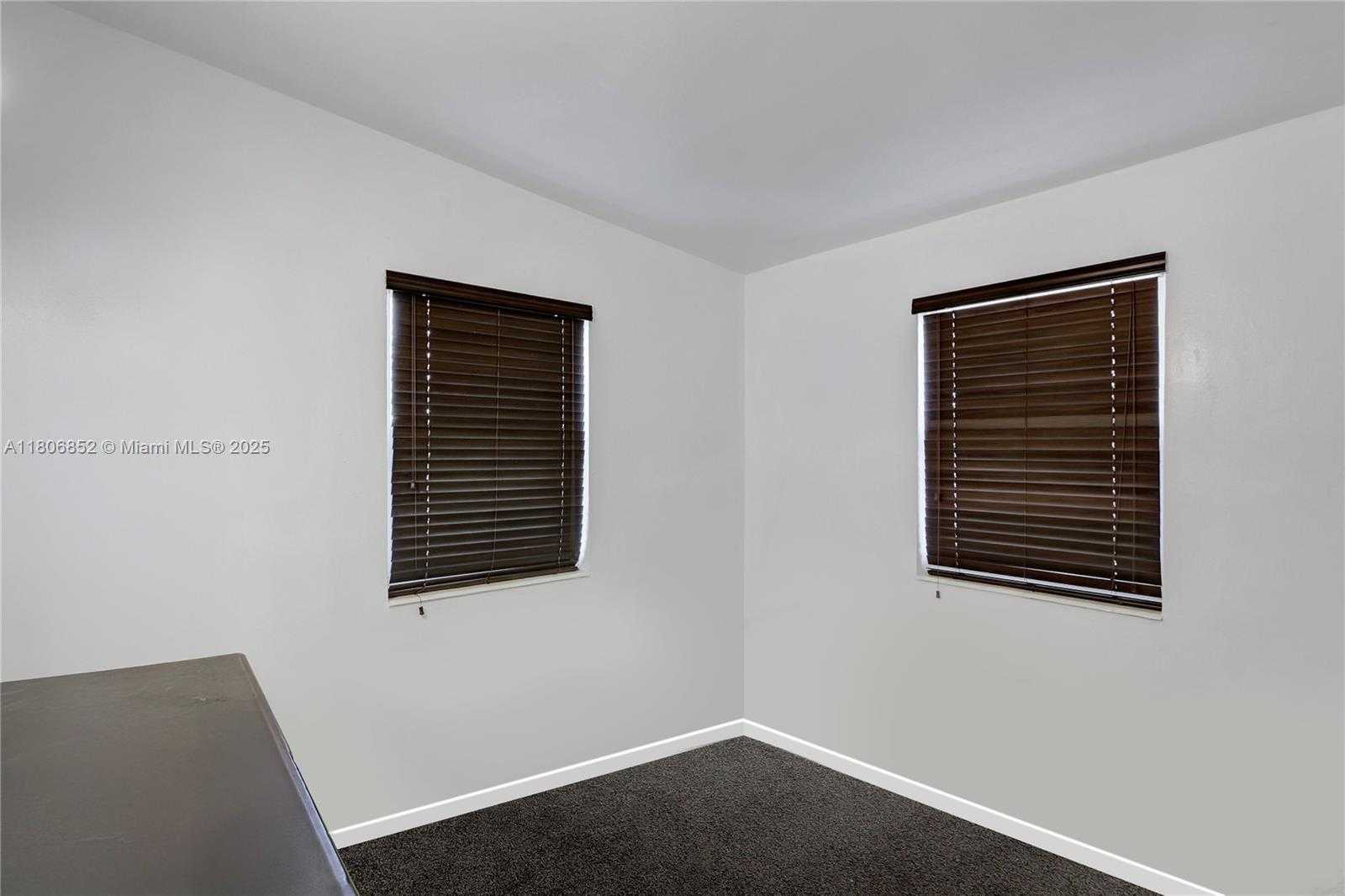 Small Image of 11040 SOUTH WEST 52ND DR, Miami Number 5
