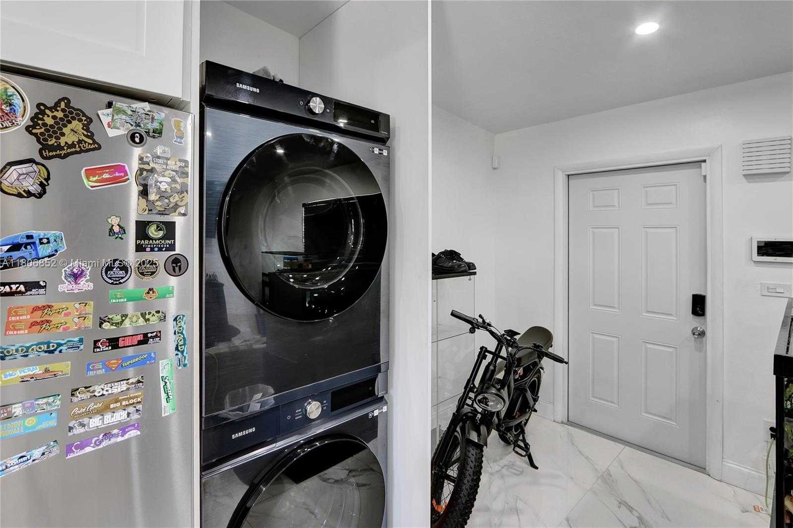 Small Image of 11040 SOUTH WEST 52ND DR, Miami Number 7