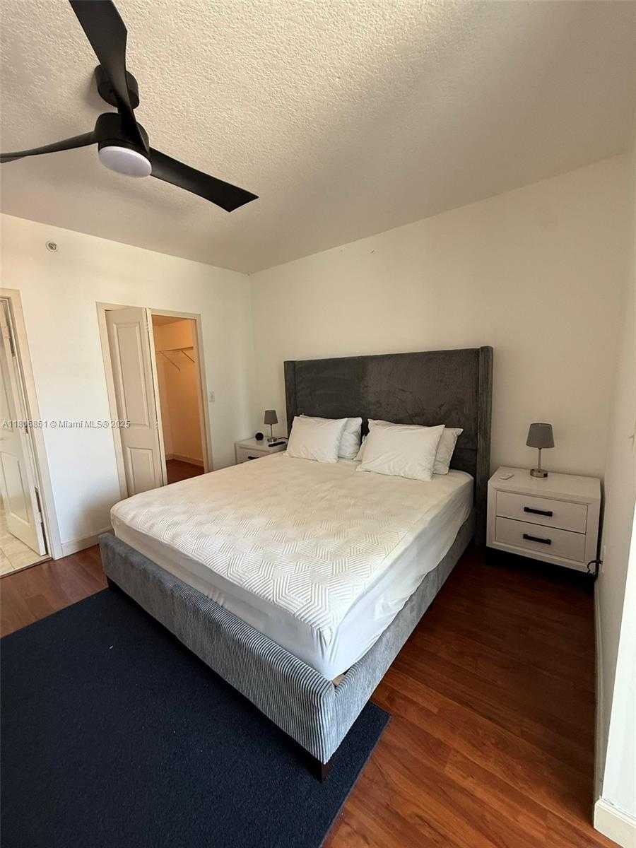 Small Image of 170 SOUTH EAST 14TH ST #1105, Miami Number 14