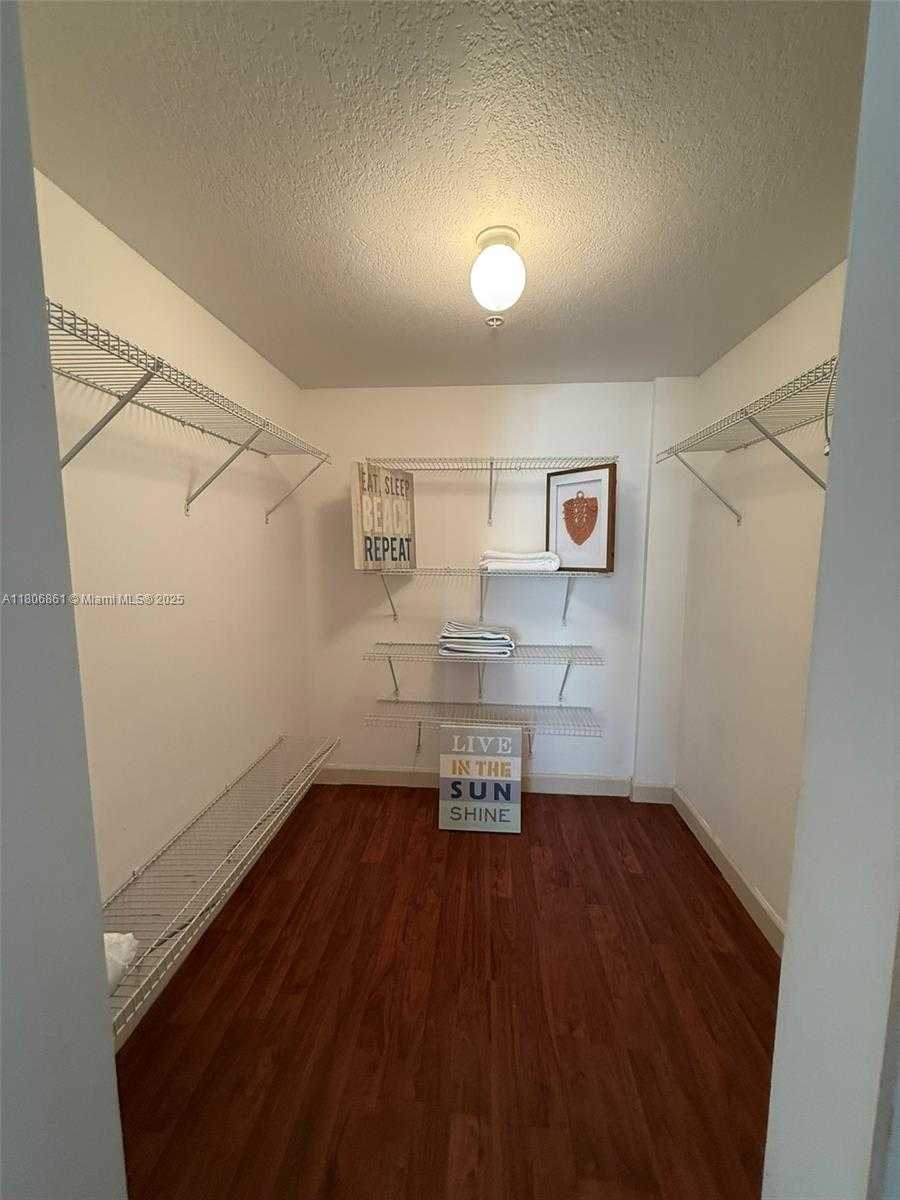 Small Image of 170 SOUTH EAST 14TH ST #1105, Miami Number 16