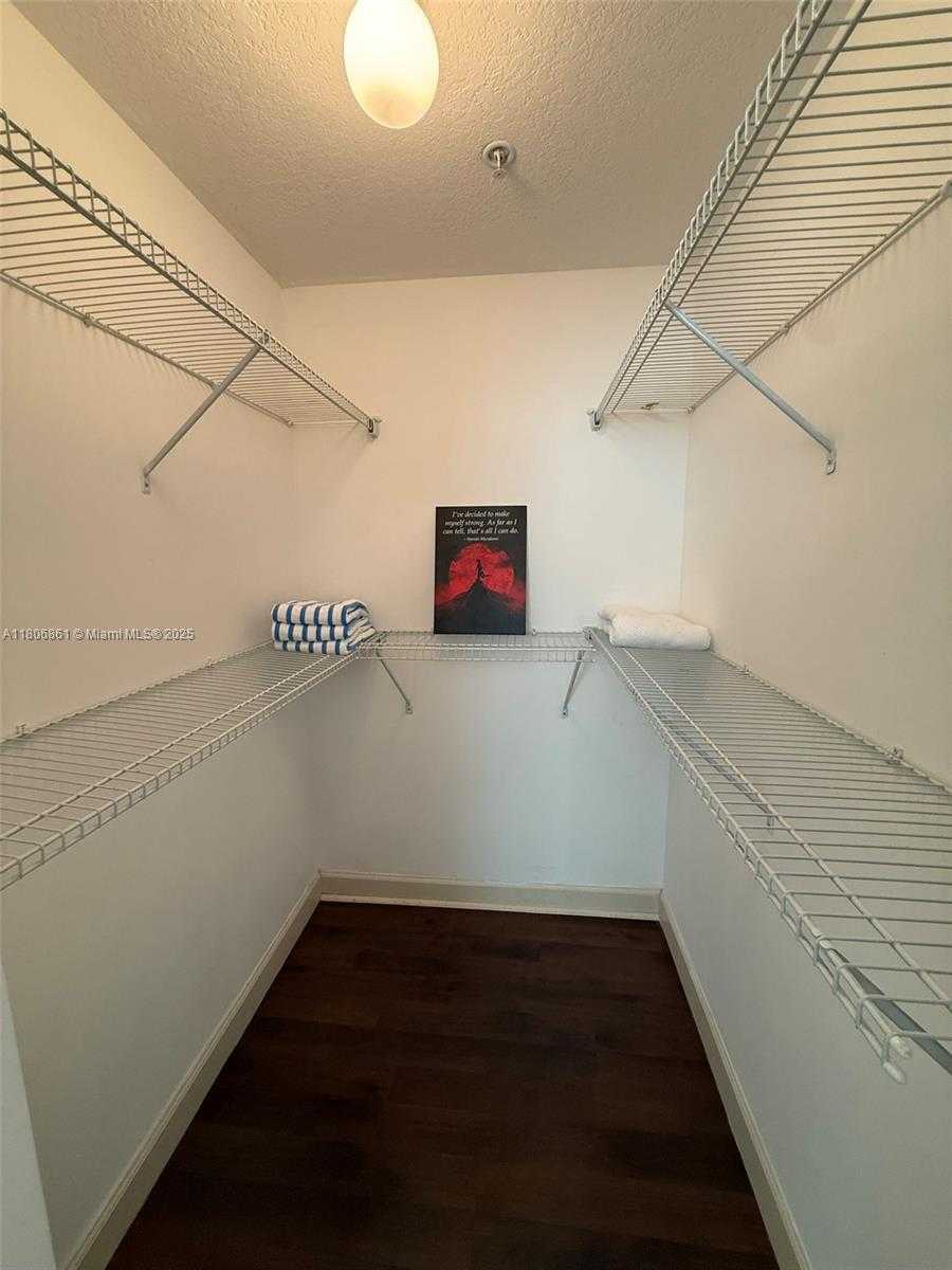 Small Image of 170 SOUTH EAST 14TH ST #1105, Miami Number 22