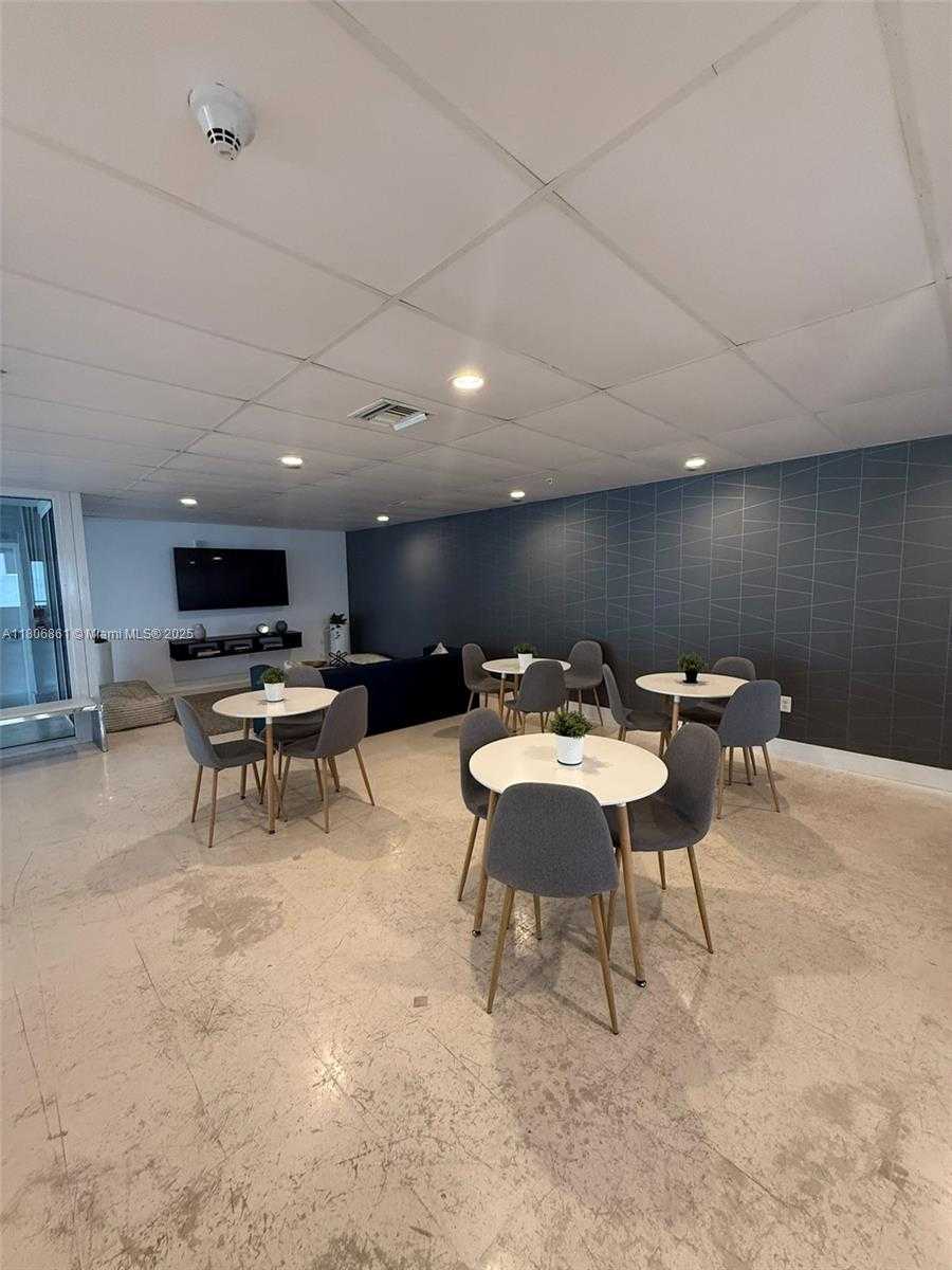 Small Image of 170 SOUTH EAST 14TH ST #1105, Miami Number 30