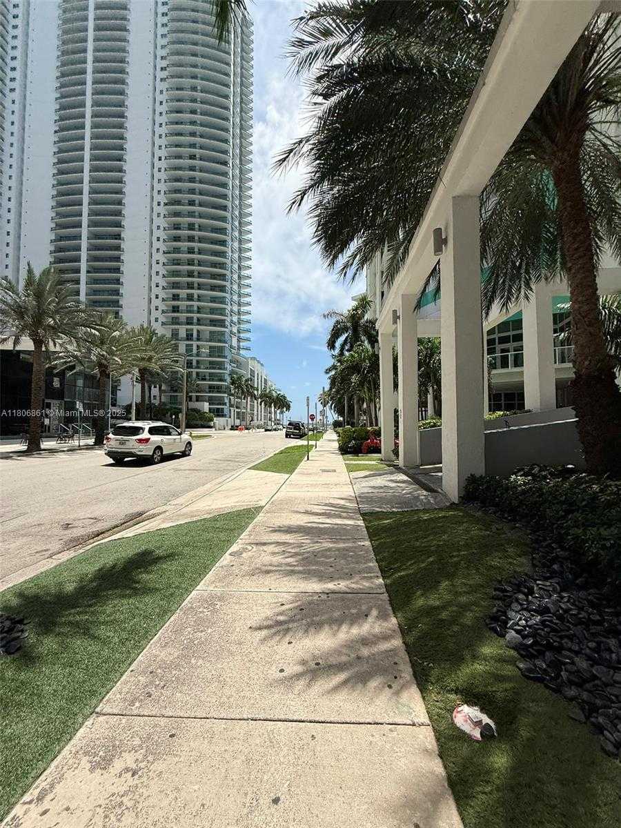 Small Image of 170 SOUTH EAST 14TH ST #1105, Miami Number 54
