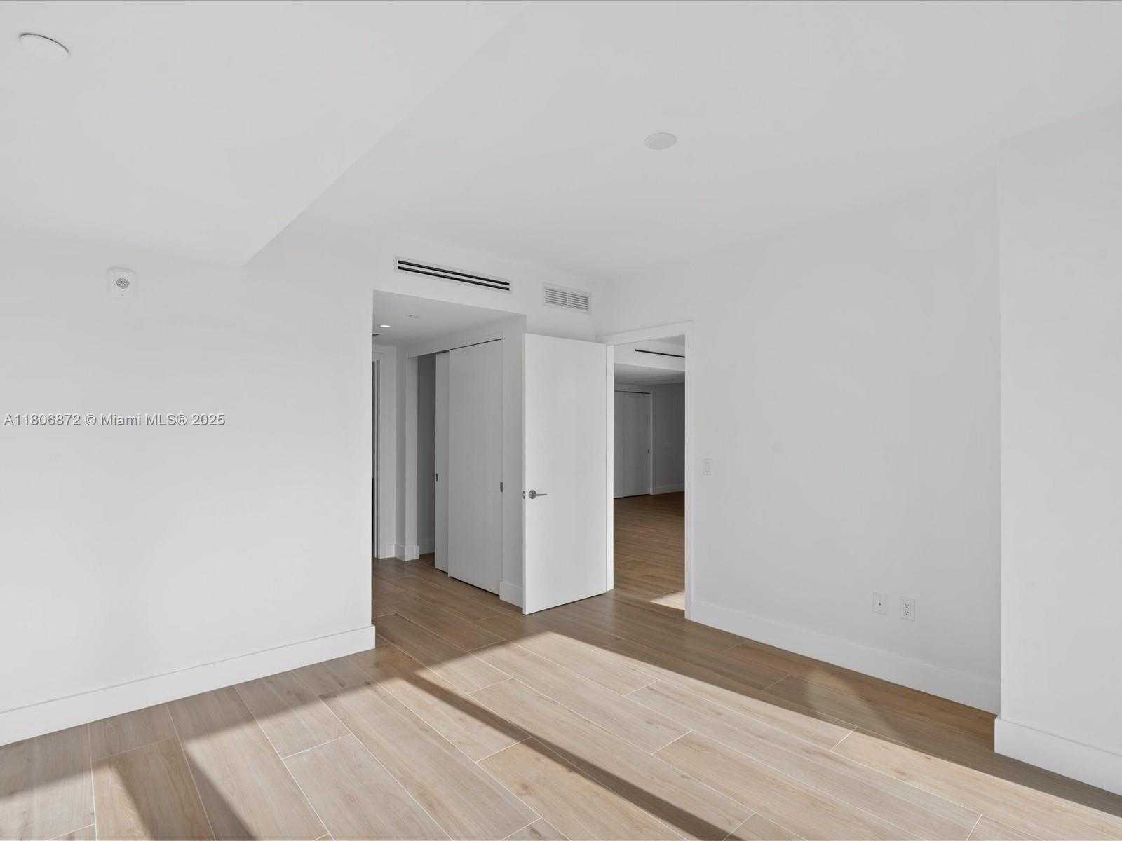 Small Image of 9901 WEST BAY HARBOR DR #605, Bay Harbor Islands Number 23