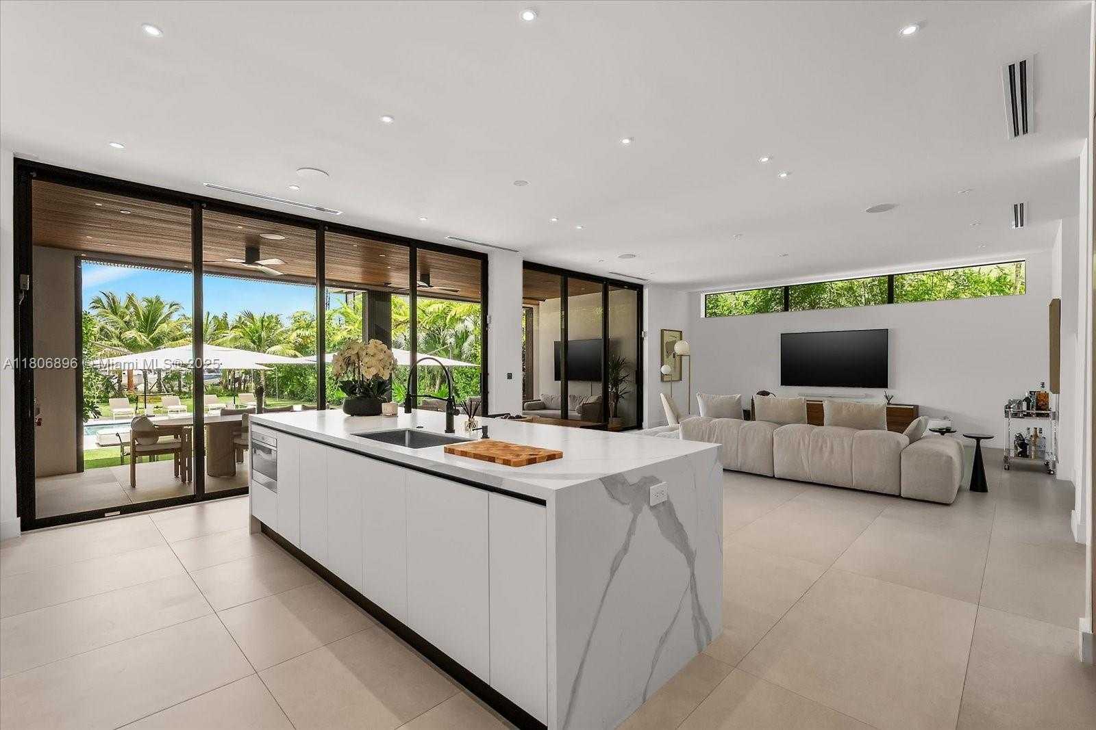 Small Image of 715 NORTH EAST 77TH ST, Miami Number 10