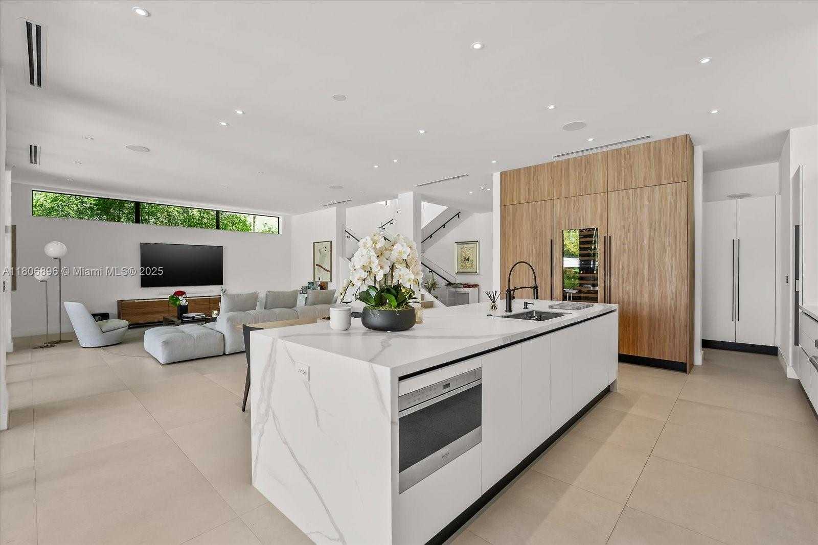 Small Image of 715 NORTH EAST 77TH ST, Miami Number 11