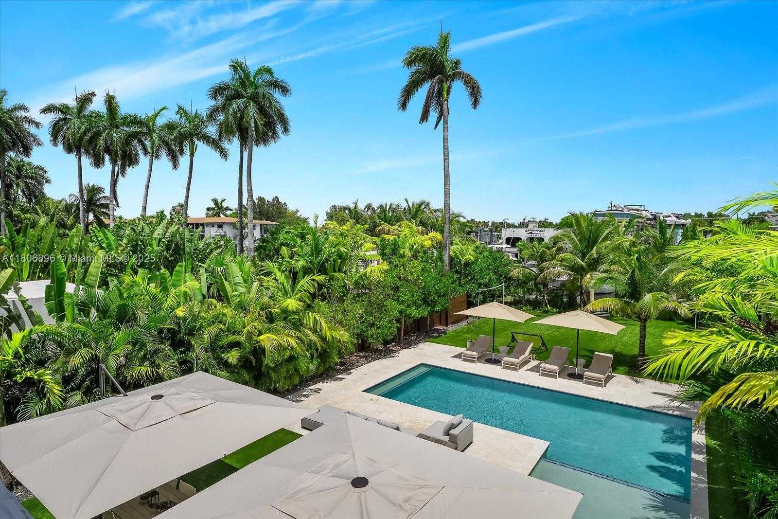 Small Image of 715 NORTH EAST 77TH ST, Miami Number 19