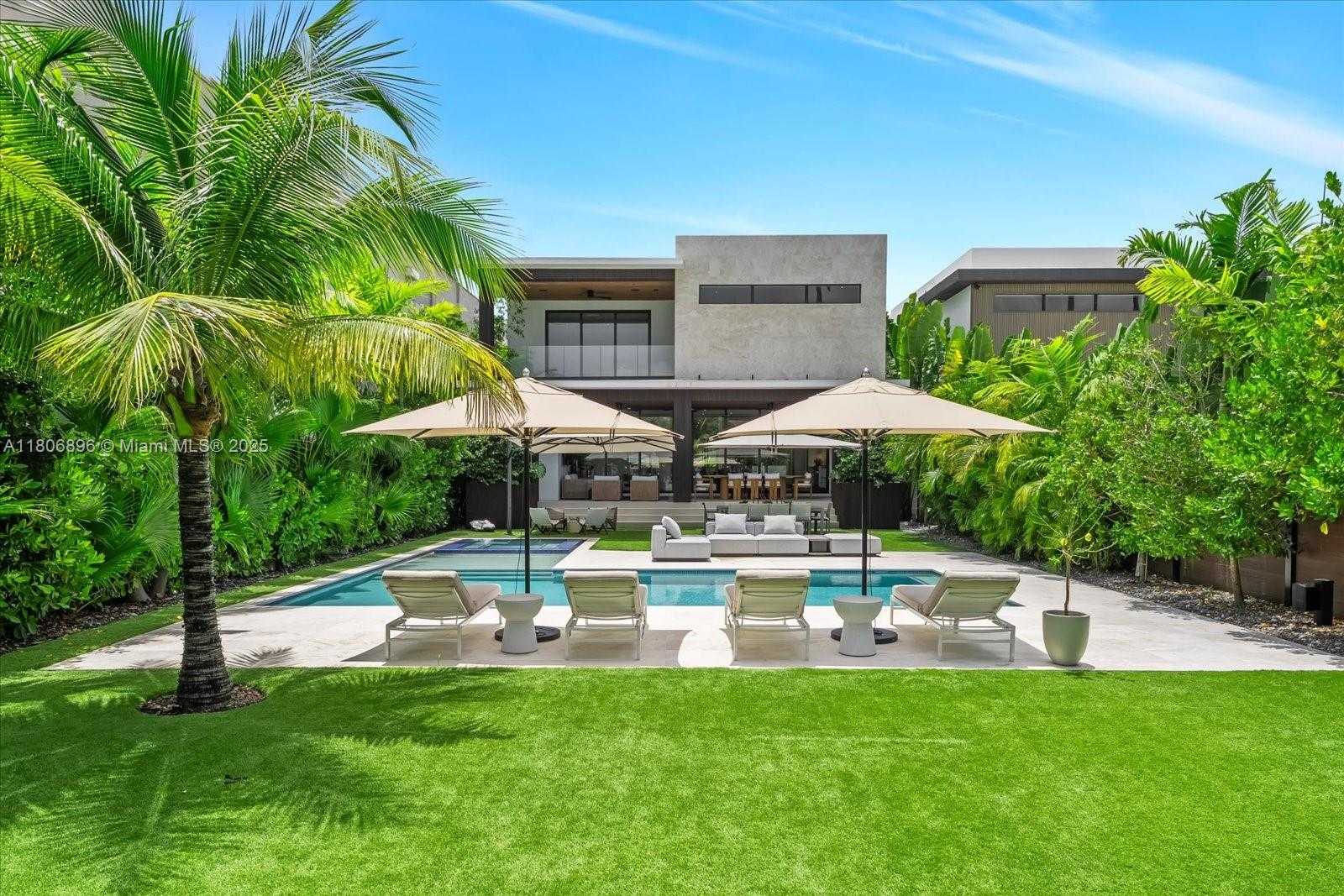 Small Image of 715 NORTH EAST 77TH ST, Miami Number 2