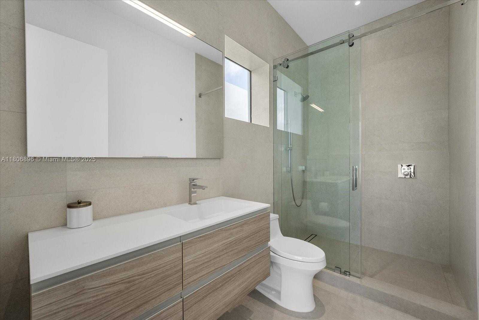 Small Image of 715 NORTH EAST 77TH ST, Miami Number 22