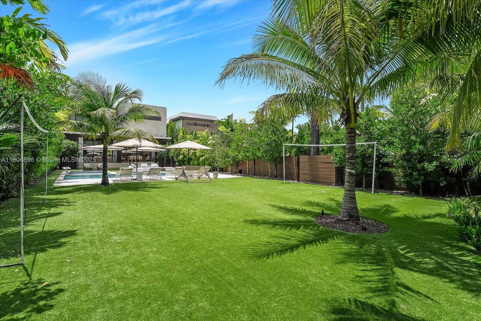 Small Image of 715 NORTH EAST 77TH ST, Miami Number 27