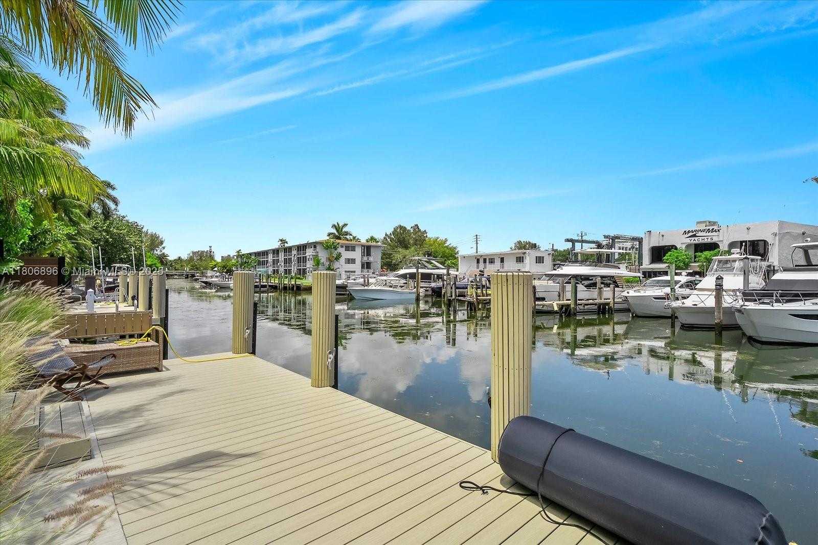 Small Image of 715 NORTH EAST 77TH ST, Miami Number 28
