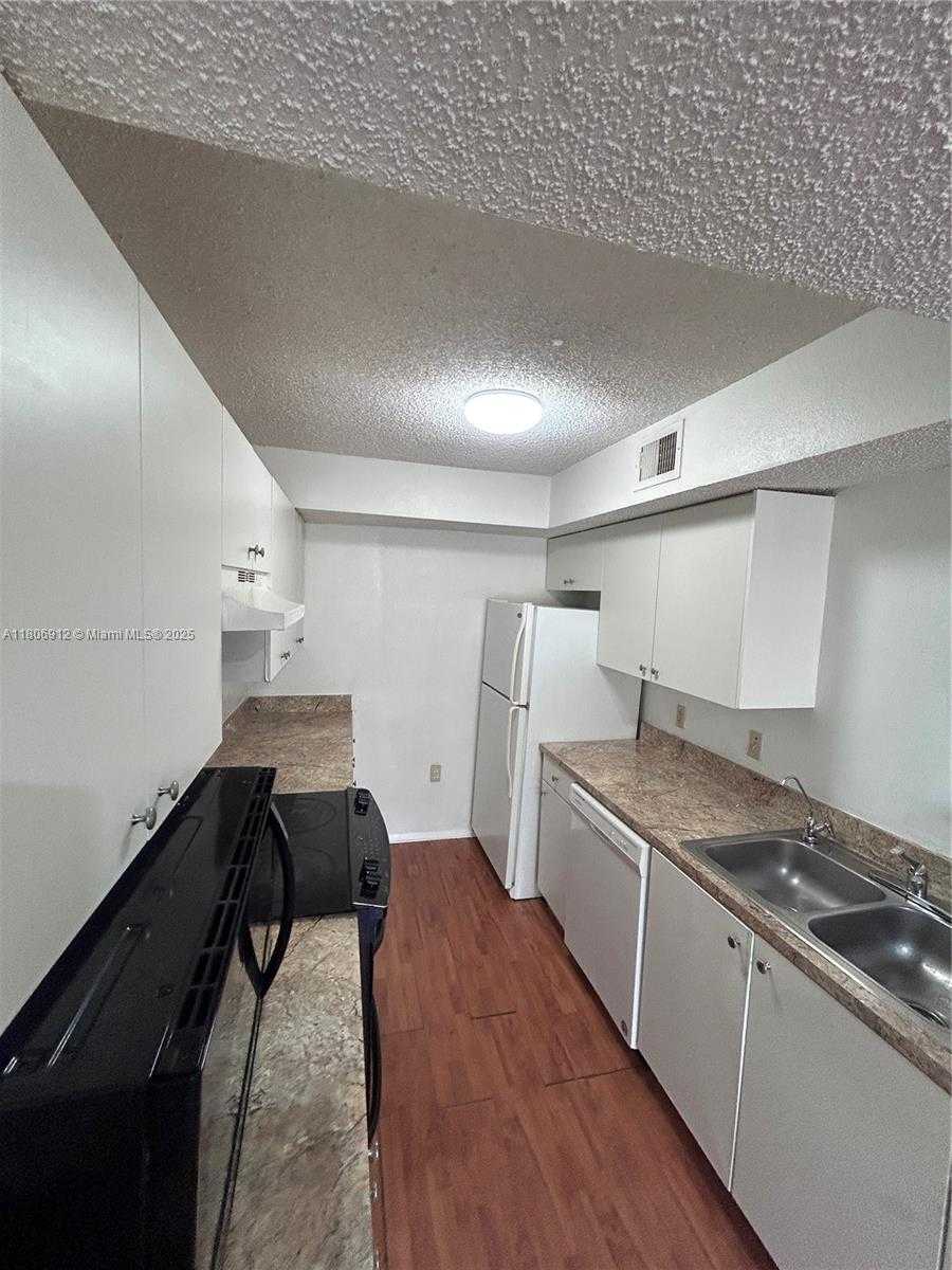 Small Image of 10581 SOUTH WEST 155TH CT #1224, Miami Number 14