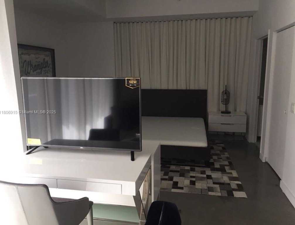 Small Image of 151 SOUTH EAST 1ST ST #903, Miami Number 2