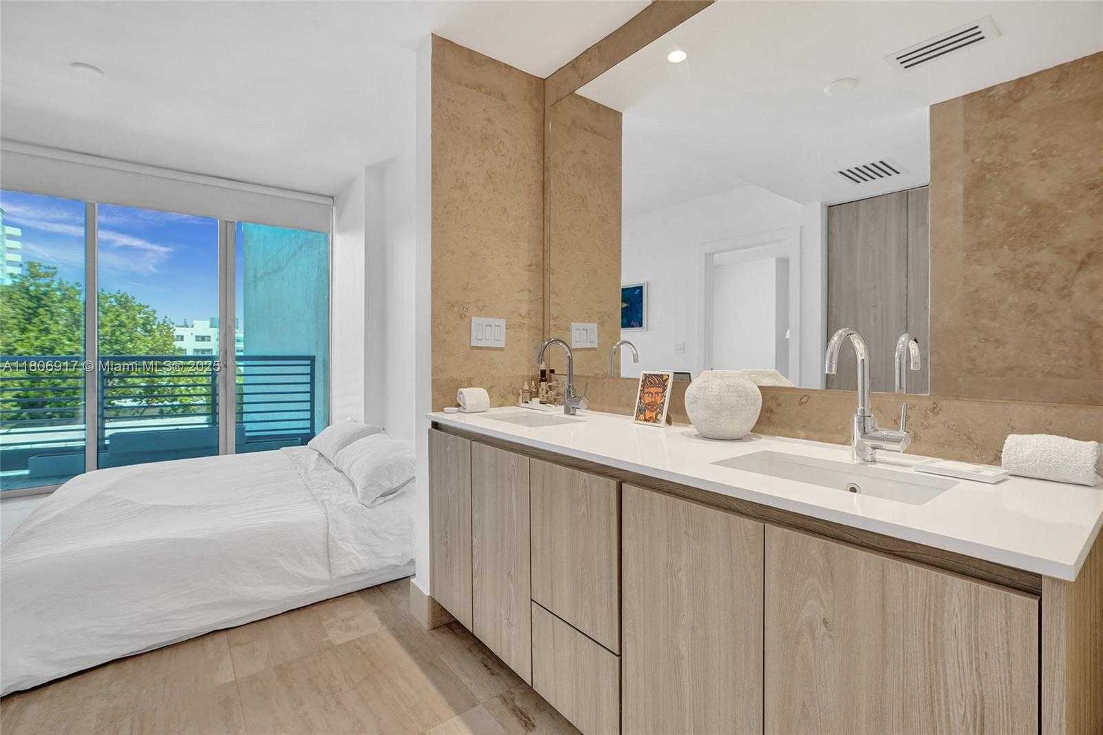 Small Image of 1445 16TH ST #404, Miami Beach Number 12