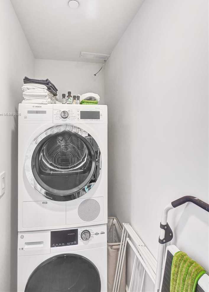 Small Image of 1445 16TH ST #404, Miami Beach Number 17