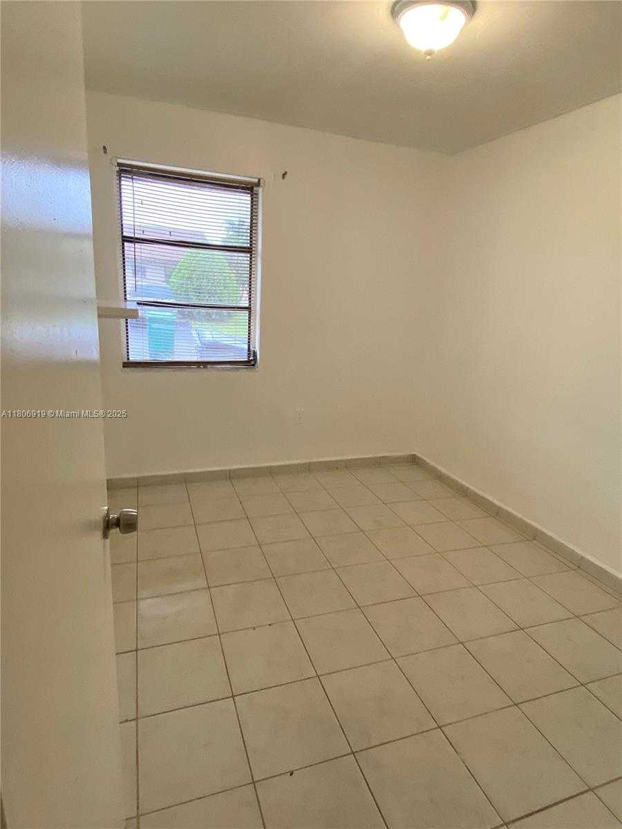 Small Image of 13759 SOUTH WEST 49TH ST, Miami Number 15