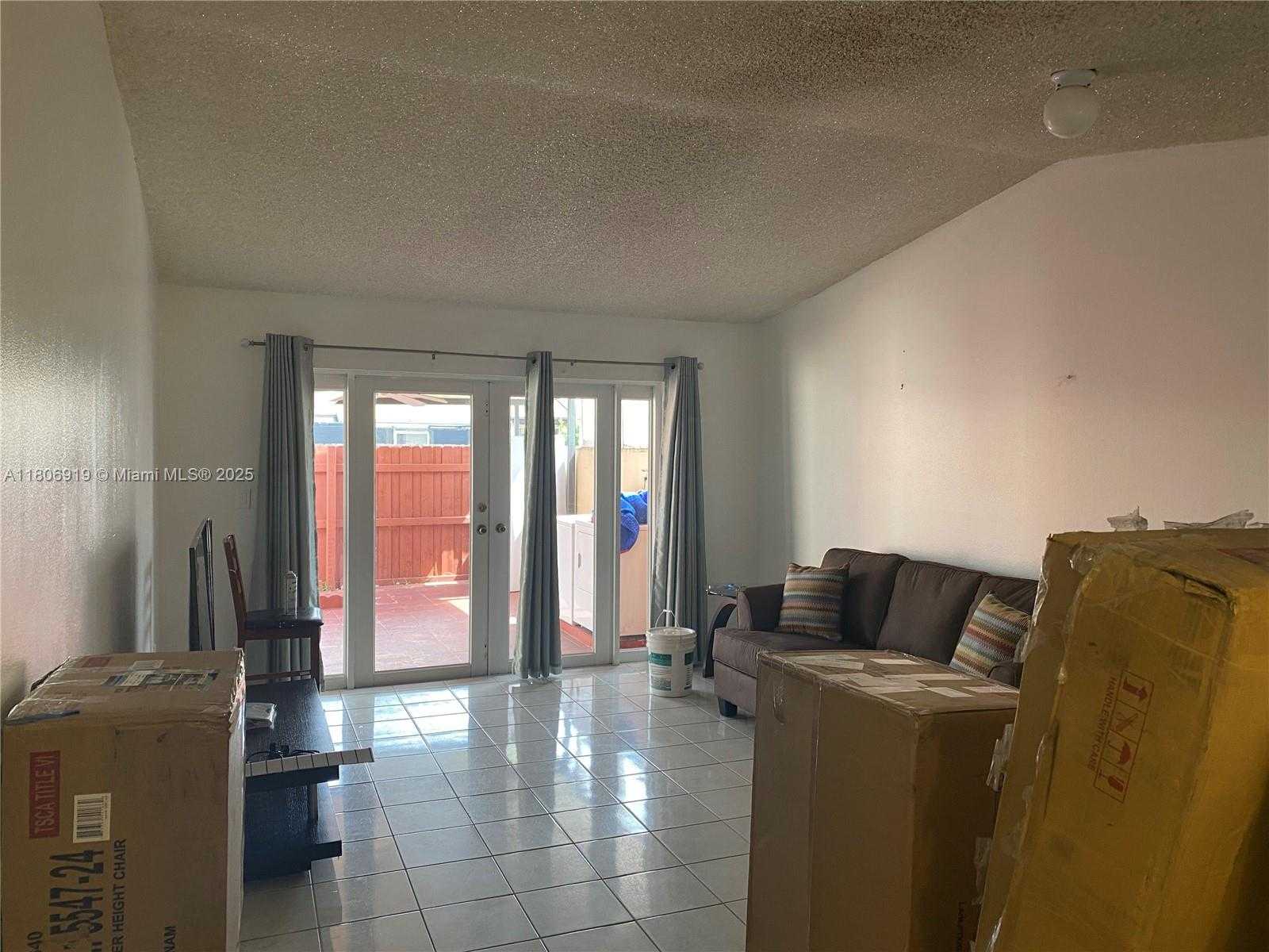 Small Image of 13759 SOUTH WEST 49TH ST, Miami Number 2