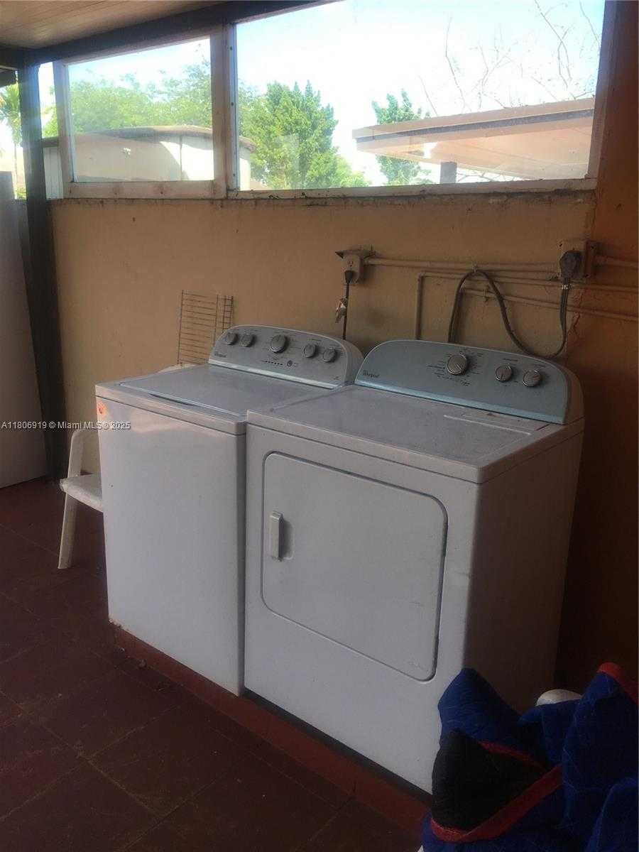 Small Image of 13759 SOUTH WEST 49TH ST, Miami Number 24