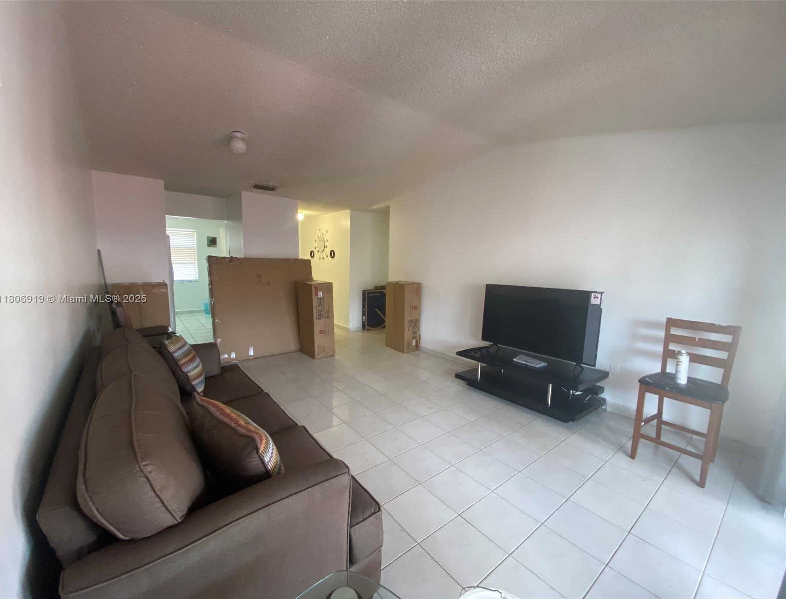 Small Image of 13759 SOUTH WEST 49TH ST, Miami Number 4