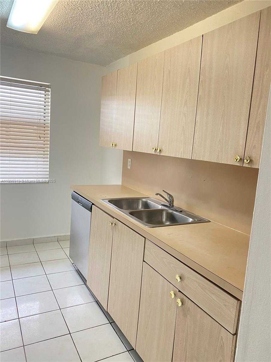 Small Image of 13759 SOUTH WEST 49TH ST, Miami Number 8
