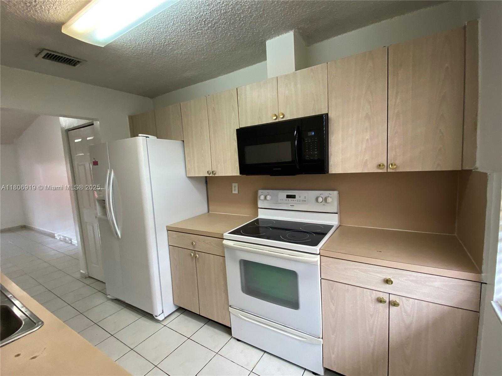 Small Image of 13759 SOUTH WEST 49TH ST, Miami Number 9