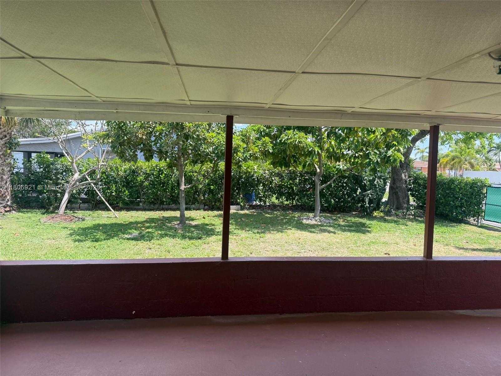Small Image of 15201 SOUTH WEST 307TH RD #15201, Homestead Number 5