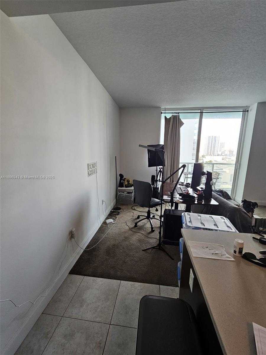 Small Image of 1900 NORTH BAYSHORE DR #1807, Miami Number 12