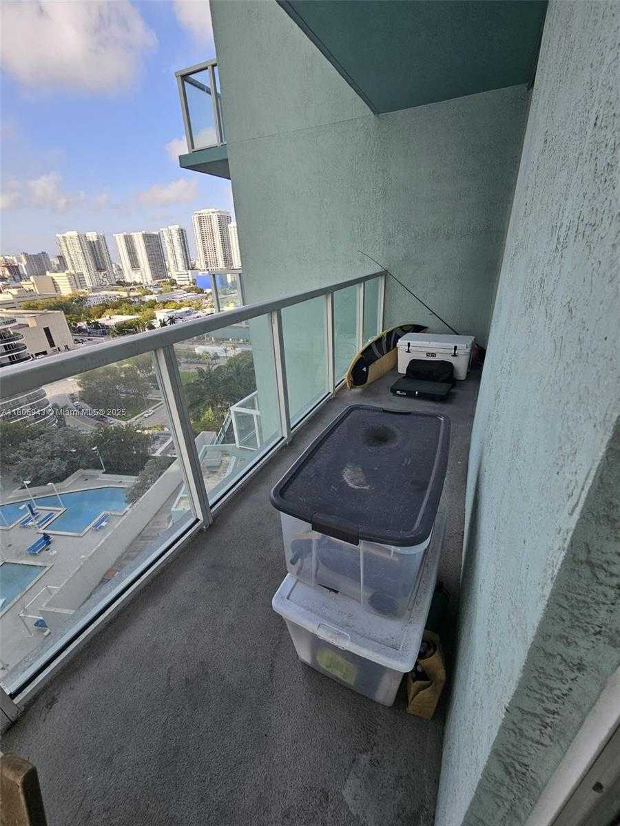 Small Image of 1900 NORTH BAYSHORE DR #1807, Miami Number 14