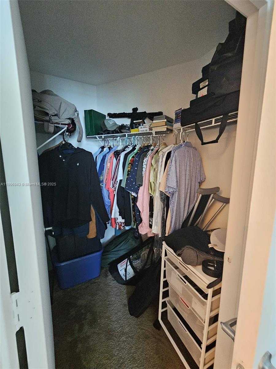 Small Image of 1900 NORTH BAYSHORE DR #1807, Miami Number 20