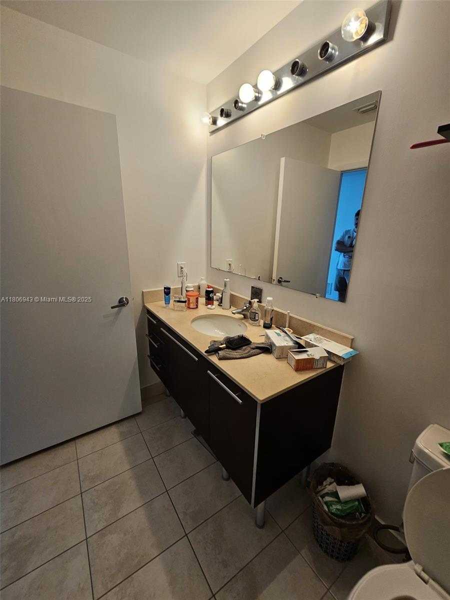 Small Image of 1900 NORTH BAYSHORE DR #1807, Miami Number 21