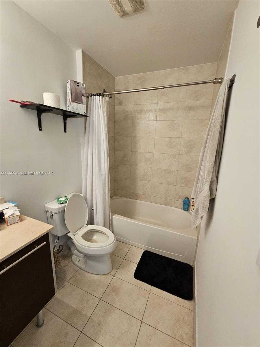 Small Image of 1900 NORTH BAYSHORE DR #1807, Miami Number 22