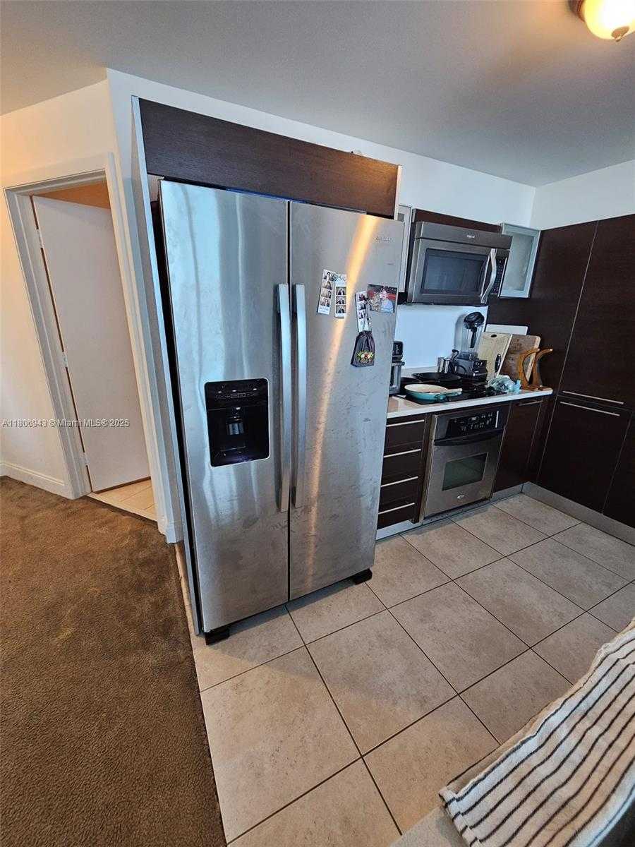Small Image of 1900 NORTH BAYSHORE DR #1807, Miami Number 7