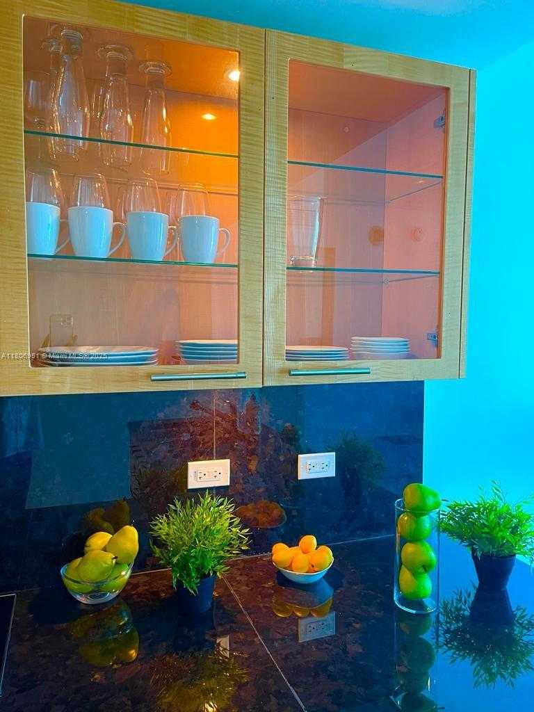 Small Image of 6801 COLLINS AVE #C1115, Miami Beach Number 16