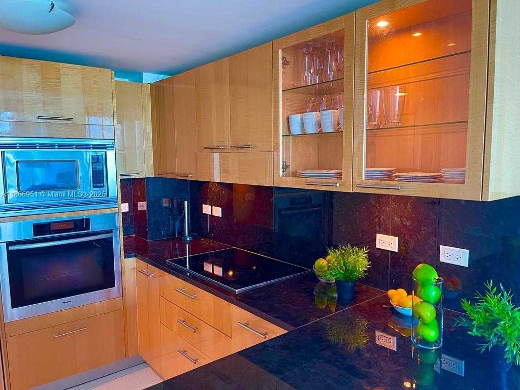 Small Image of 6801 COLLINS AVE #C1115, Miami Beach Number 19