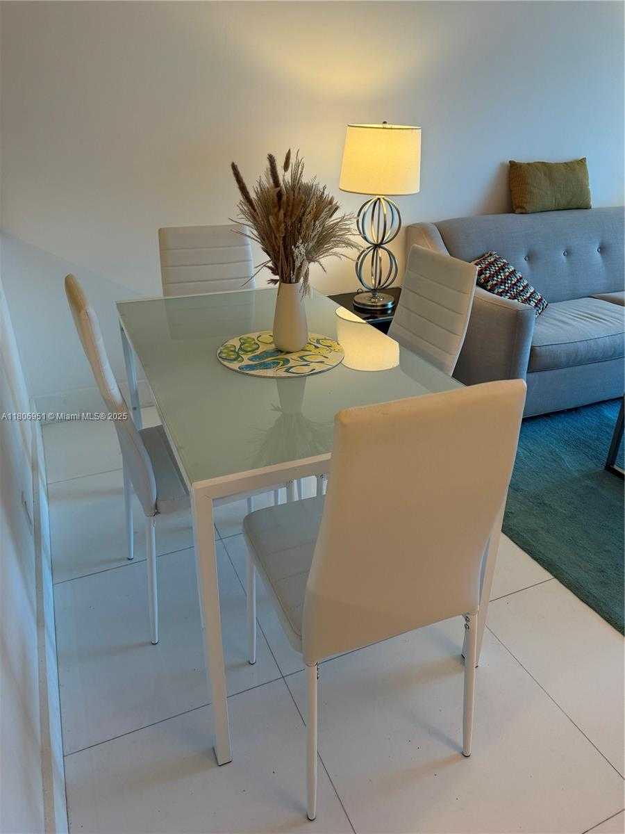 Small Image of 6801 COLLINS AVE #C1115, Miami Beach Number 2