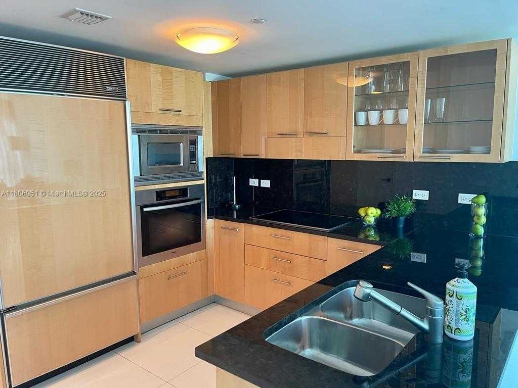 Small Image of 6801 COLLINS AVE #C1115, Miami Beach Number 3