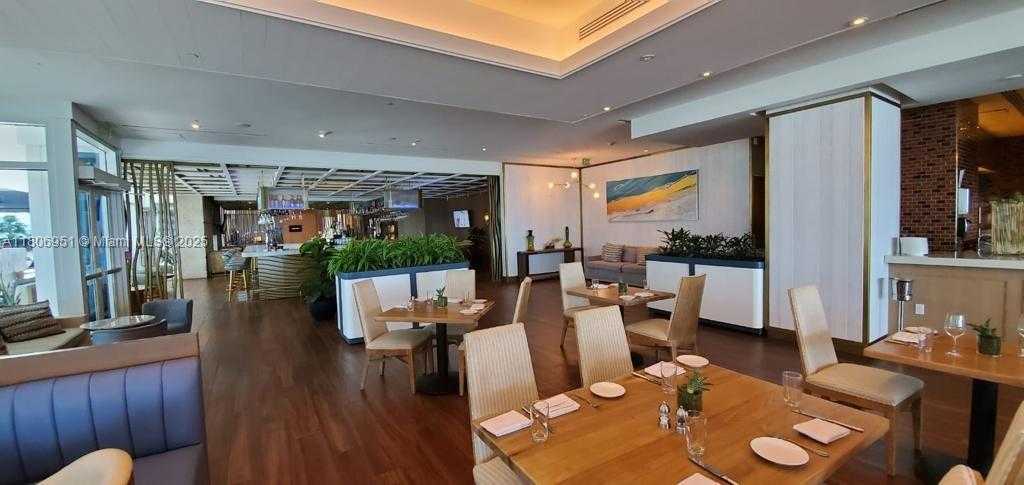 Small Image of 6801 COLLINS AVE #C1115, Miami Beach Number 36