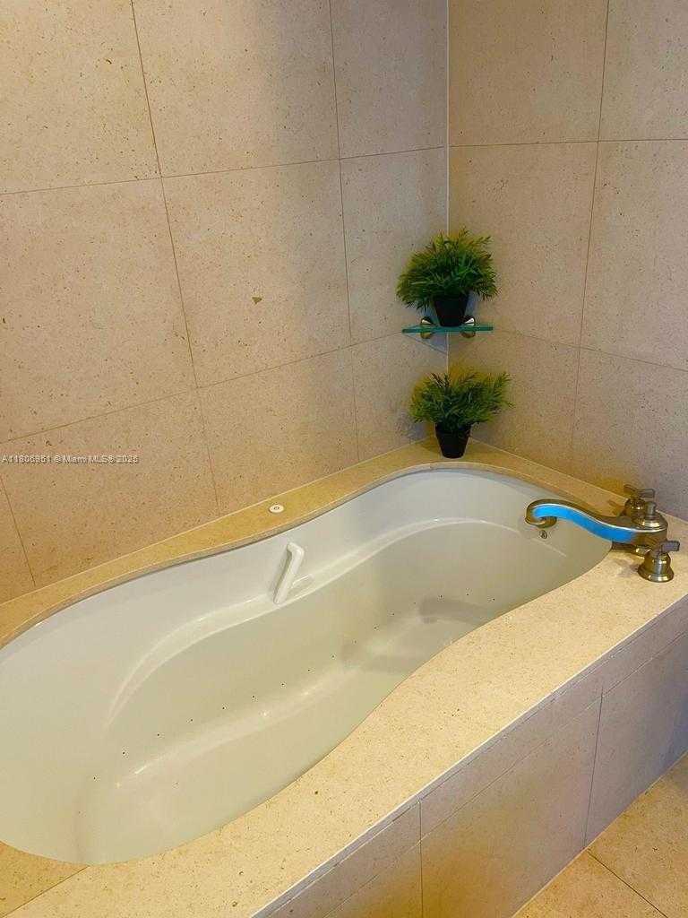 Small Image of 6801 COLLINS AVE #C1115, Miami Beach Number 47