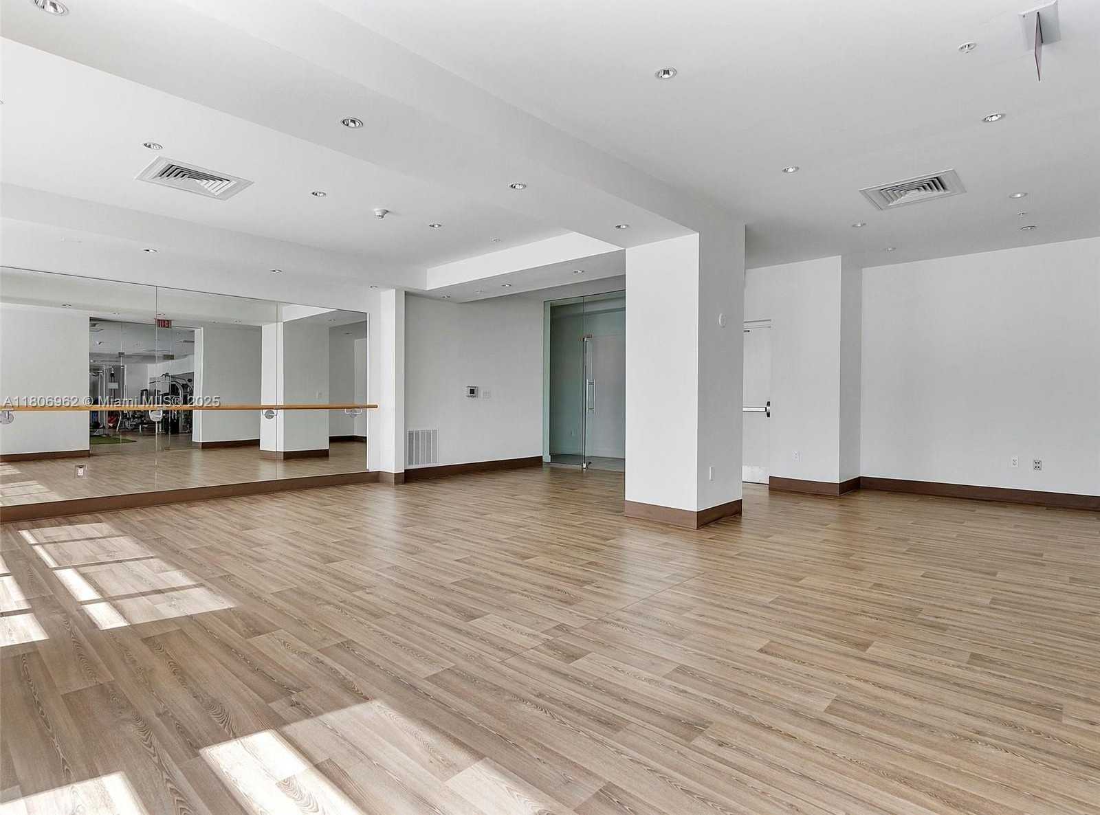 Small Image of 3301 NORTH EAST 1ST AVE #L0305, Miami Number 31