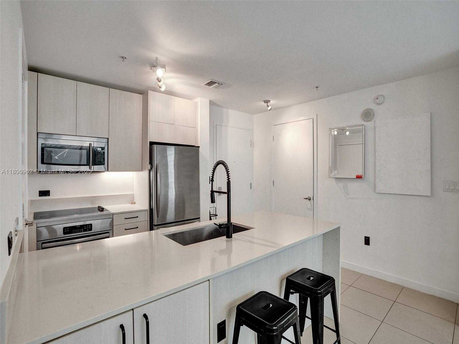 Small Image of 3301 NORTH EAST 1ST AVE #L0305, Miami Number 8