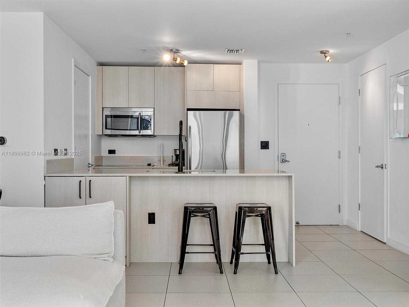 Small Image of 3301 NORTH EAST 1ST AVE #L0305, Miami Number 9